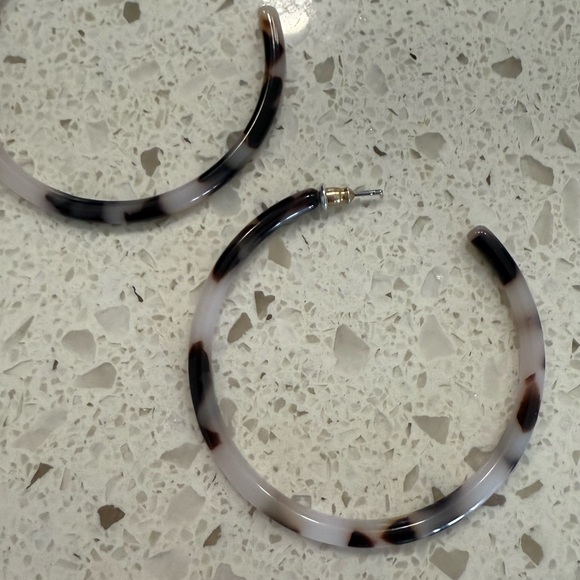 Tortoise Shell Hoop Earrings - Picture 2 of 3